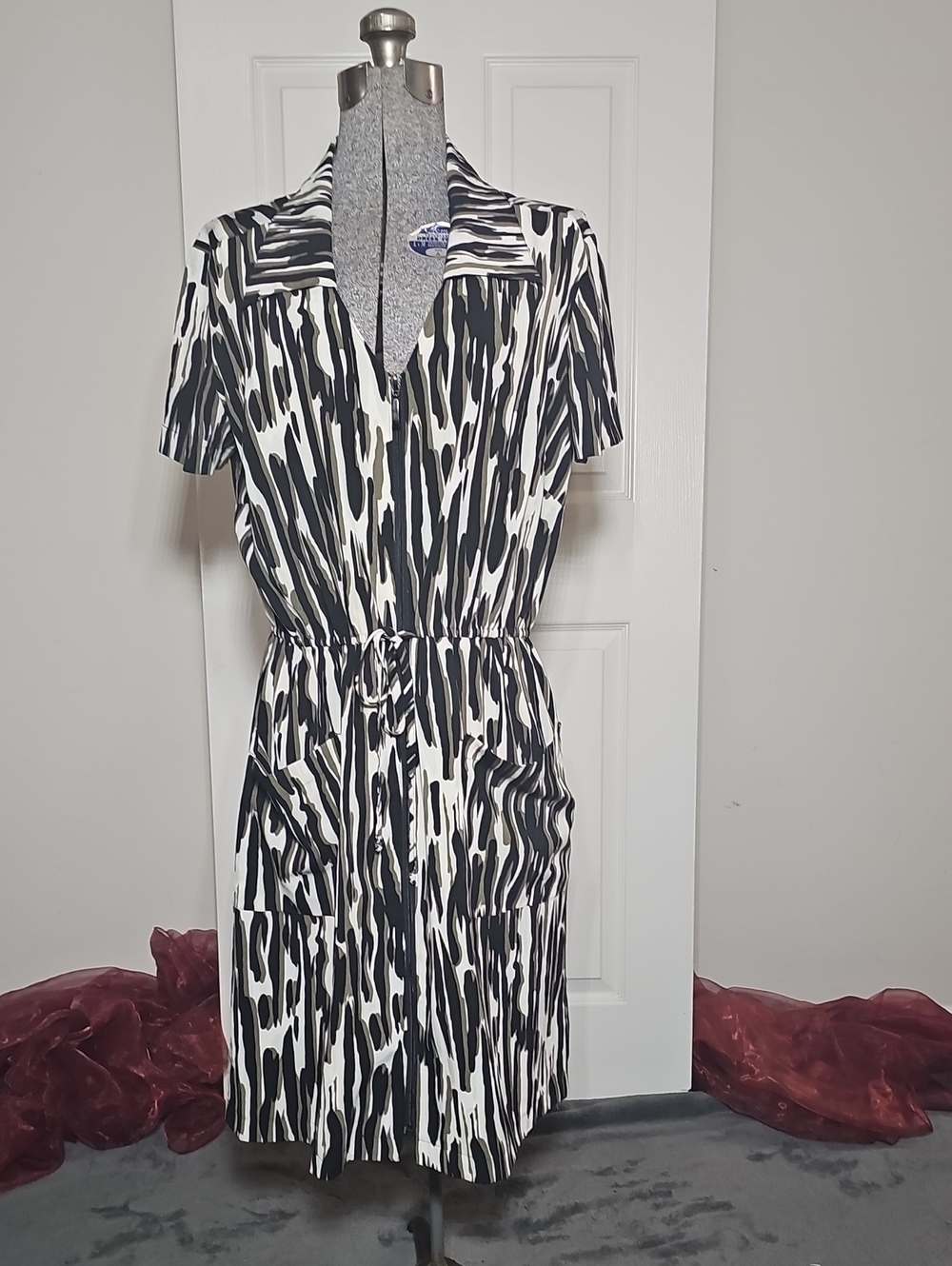 Connected Apparel Green, Black, Cream Zip Up Two Pocket Dress Size 14